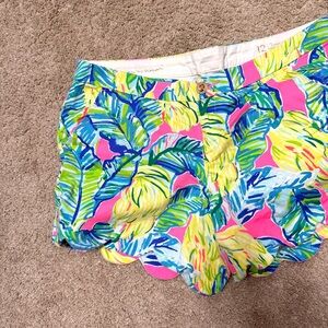 Lilly Pulitzer The Buttercup Stretch Shorts 5" Inseam Leaf Print Preppy 12